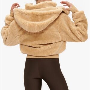 Alo foxy Sherpa jacket with hood. Camel